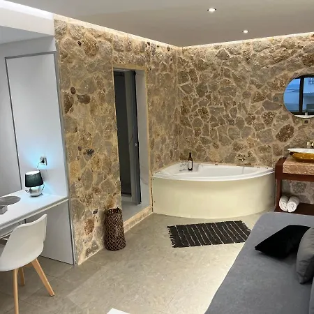 2-luxury Jacuzzi White By The Sea Apartament *