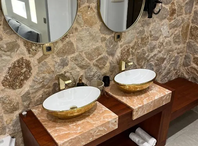 2-luxury Jacuzzi White By The Sea *