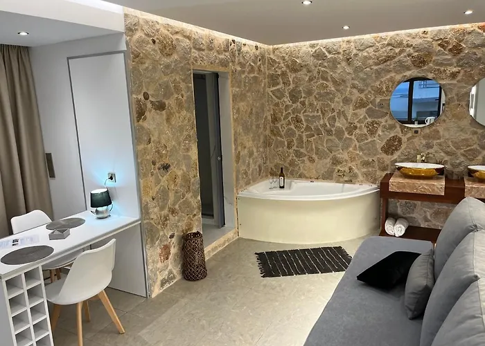 2-luxury Jacuzzi White By The Sea Apartament *