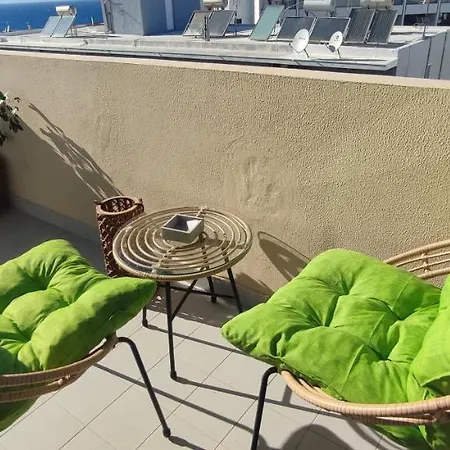 Apartment 2-luxury Jacuzzi White By The Sea