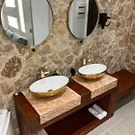 2-luxury Jacuzzi White By The Sea *