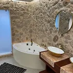 דירה 2-luxury Jacuzzi White By The Sea *