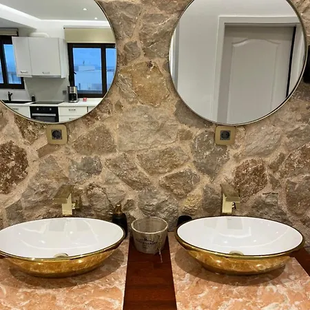 דירה 2-luxury Jacuzzi White By The Sea