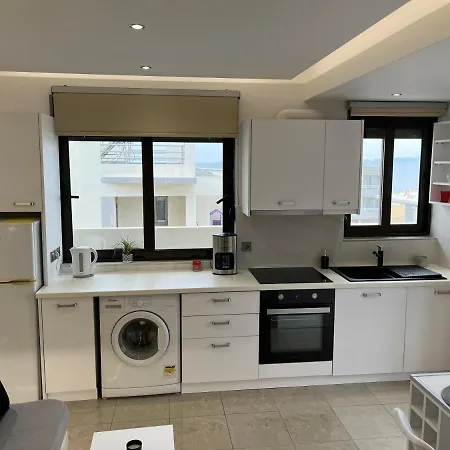 Apartman 2-luxury Jacuzzi White By The Sea
