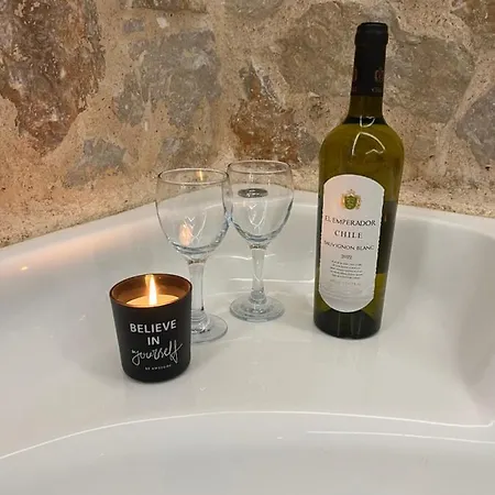 דירה 2-luxury Jacuzzi White By The Sea *