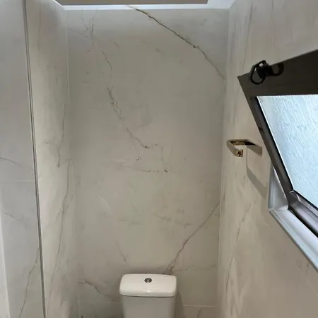 2-luxury Jacuzzi White By The Sea דירה *